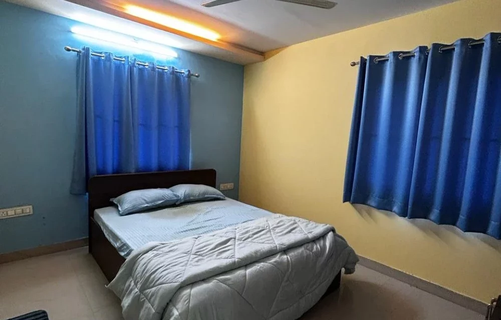 Urban Vista Stays - Elegant 3BHK Apartment beside KIMS Hospitals, Raidurg
